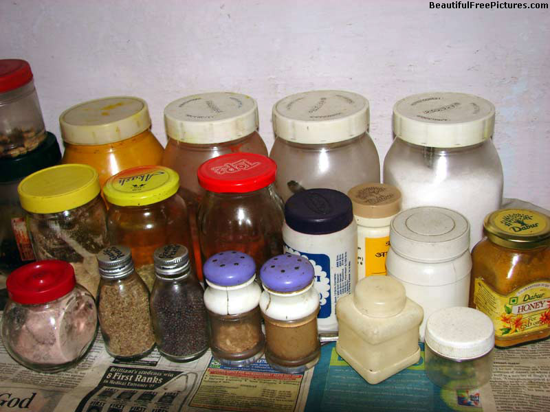 pictures of kitchen spices cans