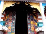 pictures of a temple gate