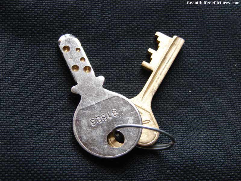 Beautiful Pictures - A pair of keys