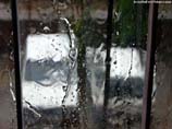 pictures of water falling on glass