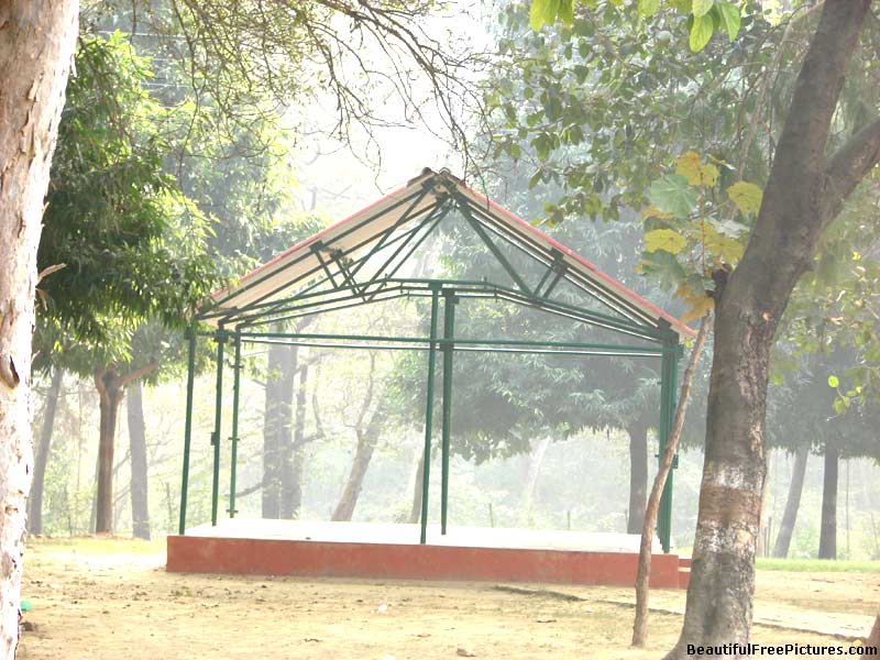 images of shed in a park