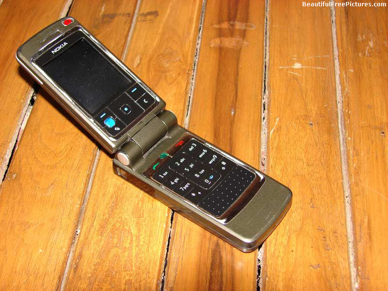 pictures of flip mobile phone